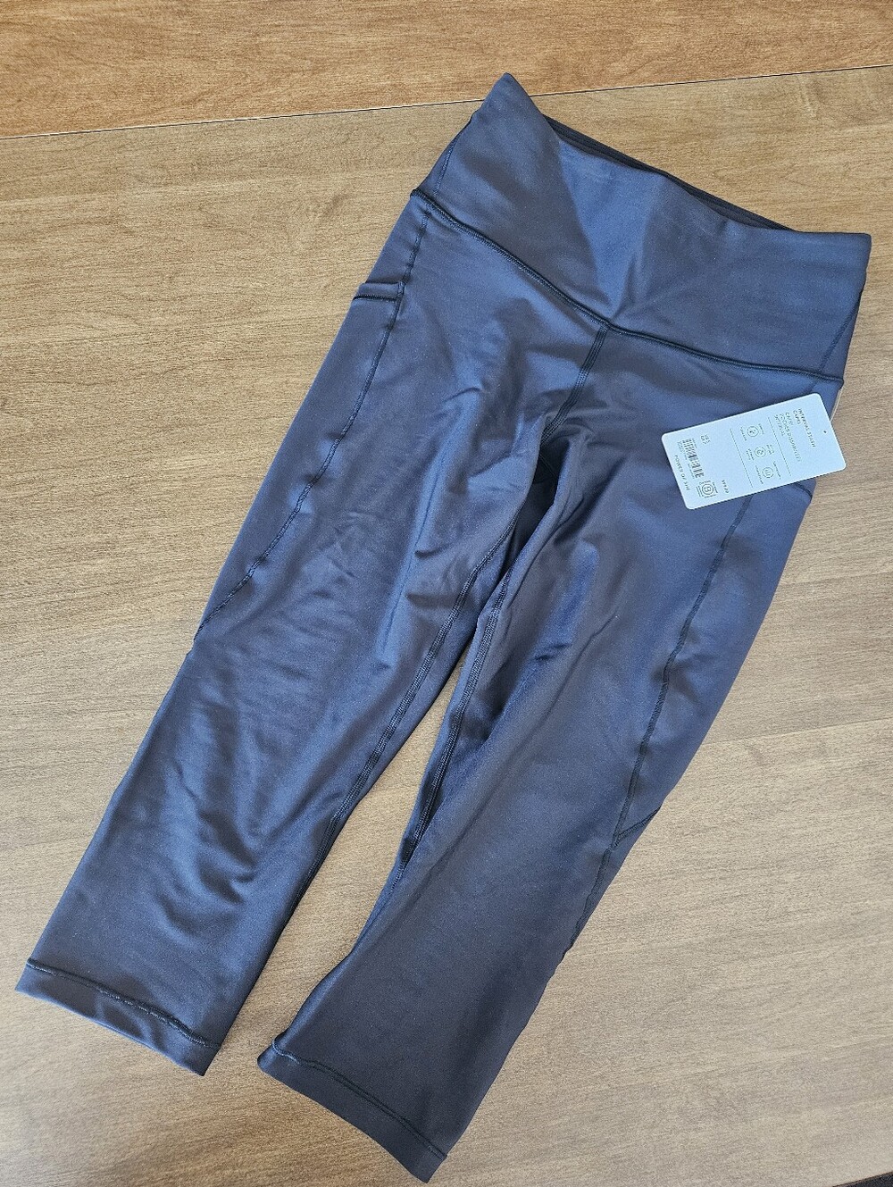 NWT Athleta Interval Stash Capri, Small, Black